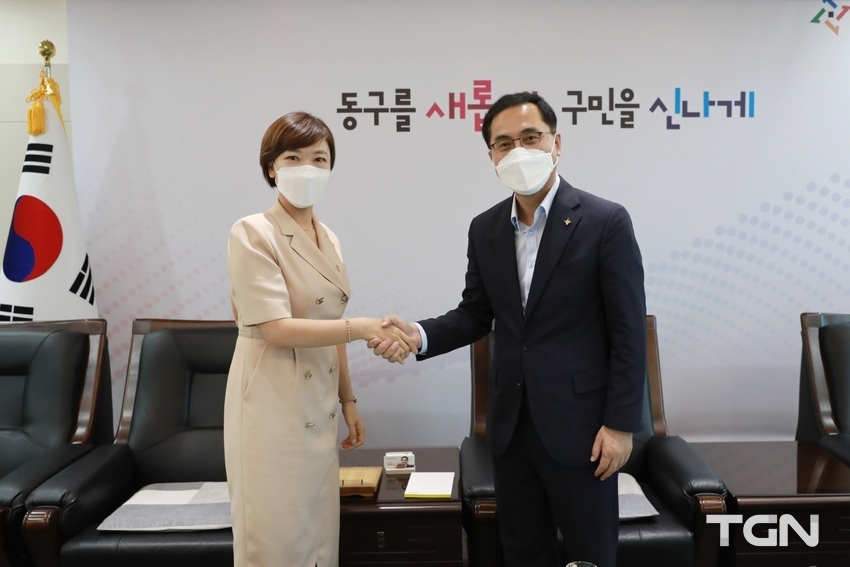 대전 동구 새마을문고 대동분회 김정은 회장, 박희조 동구청장