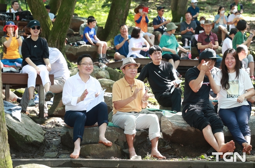 ‘이제우린’1병당 5원씩 적립, 지역 인재육성 장학금 기부