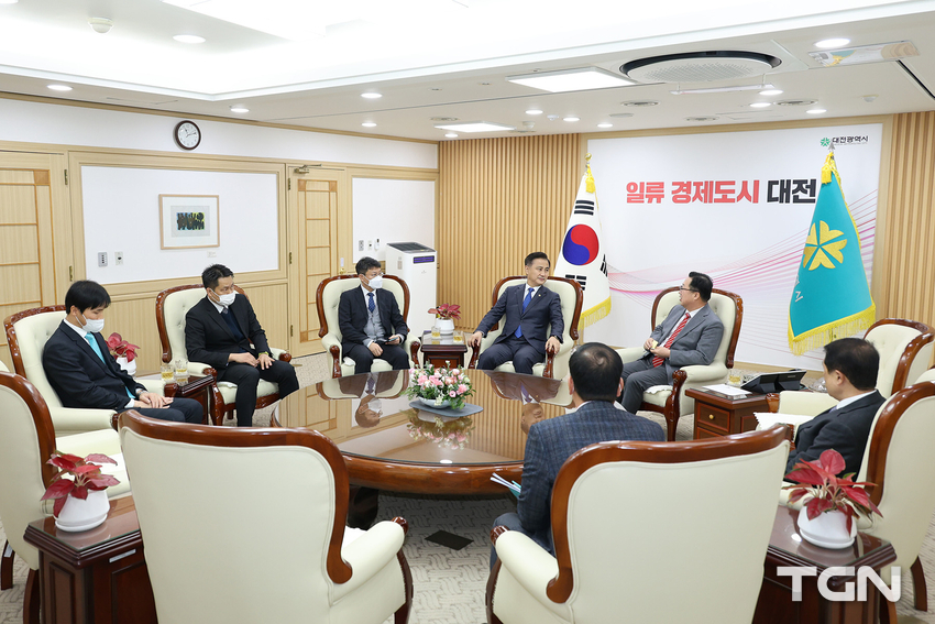이장우 대전시장, 엄동환 방위사업청장 면담