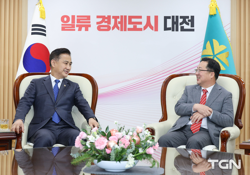 이장우 대전시장, 엄동환 방위사업청장 면담