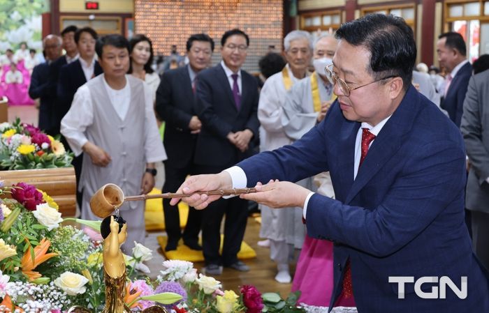 이장우 대전시장, 부처님 오신 날 봉축법요식 참석