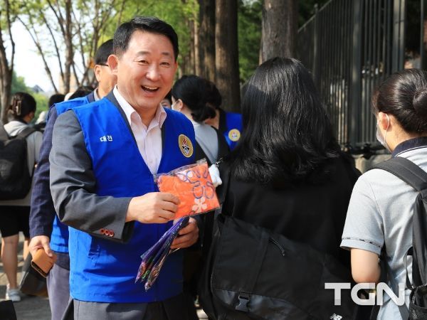 14일 문정네거리 일원에서 열린 준법질서 지키기 캠페인 장면
