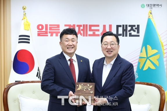 중앙시장활성화구역 상인회 ‘청년 꿈 응원’ 장학기금 600만 원 기탁