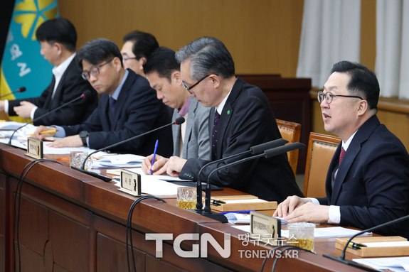 “예산 신속집행은 바로 실행해야 할 사안”... 민생경제 회복·기업 지원·도시 정책에 올인