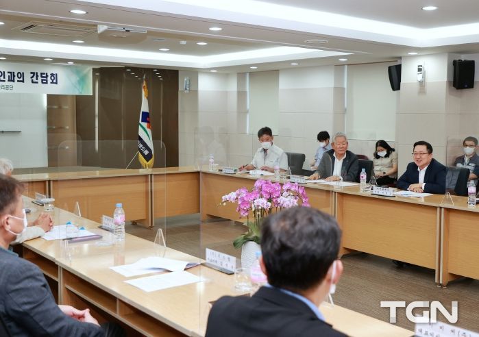 이장우 대전시장, 경제 ・ 코로나 대응 현장 점검 나서(대덕산단)